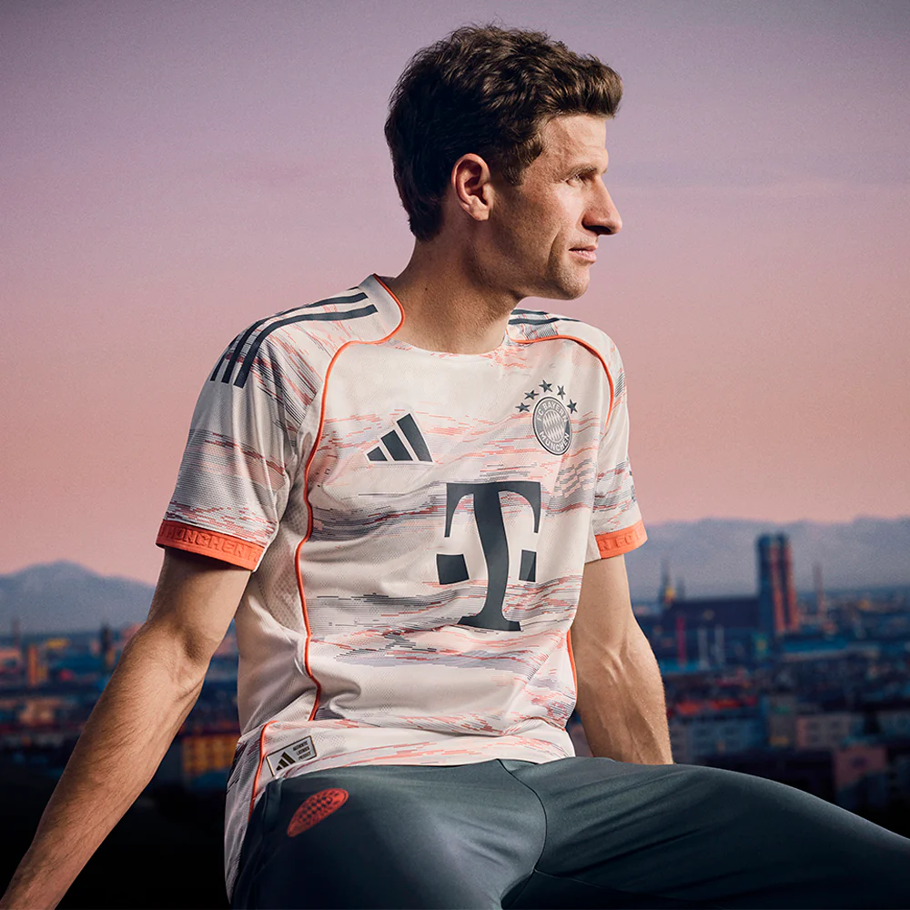 ADIDAS Men's FC Bayern Away Authentic 2025/26 Jersey