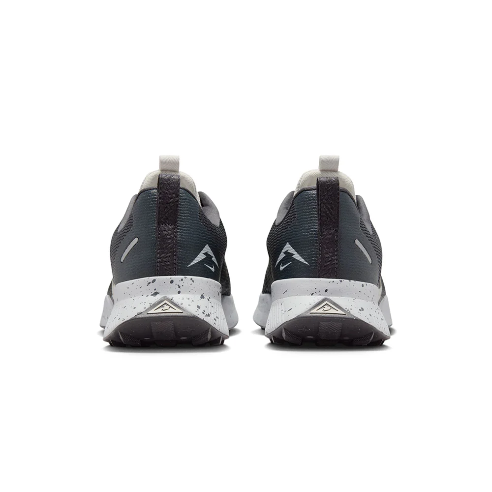 NIKE Juniper Trail 3 Men's Trail Running Shoes - Black - US 10