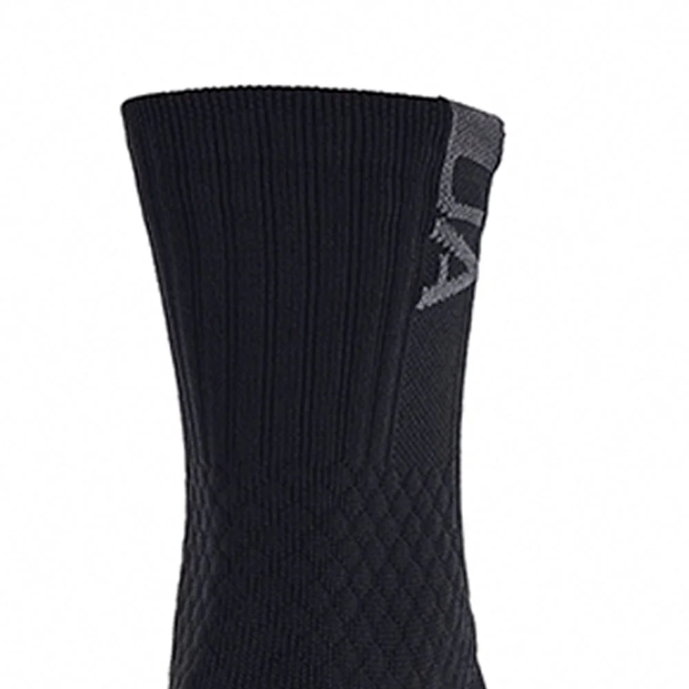 UNDER ARMOUR ArmourDry™ Playmaker Mid-Crew Unisex Socks - Black - L (US SIZE)