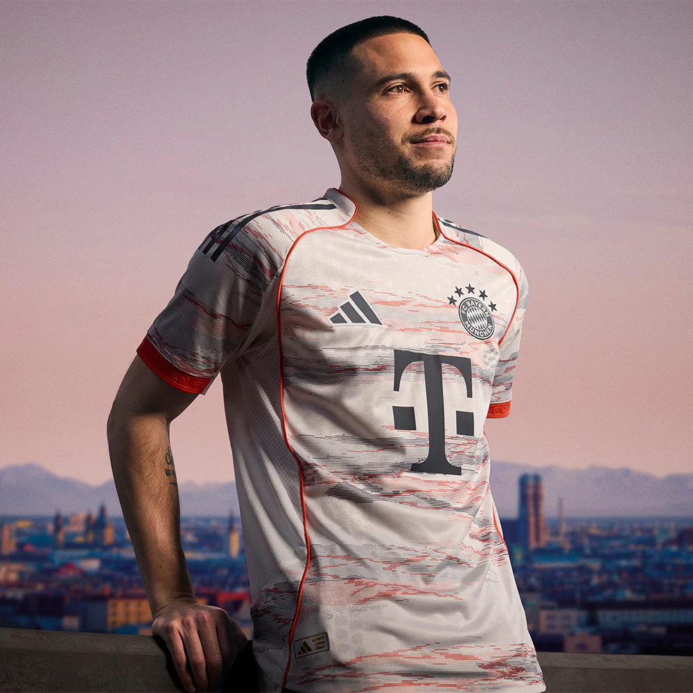 ADIDAS Men's FC Bayern Away Authentic 2025/26 Jersey